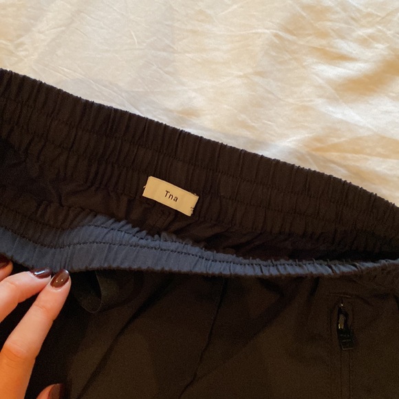 Aritzia TNA wide leg joggers - Picture 2 of 2